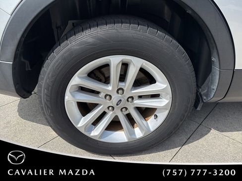 Used 2017 Ford Explorer XLT w/ Equipment Group 202A FWD image 20