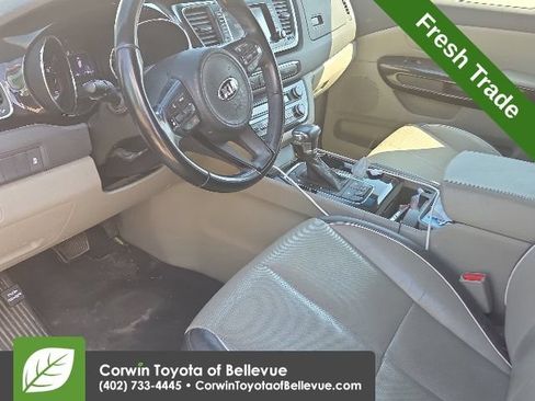 Used 2017 Kia Sedona EX FWD image 12
