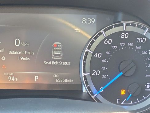 Used 2023 Toyota Highlander XLE FWD image 22