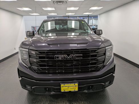 Used 2022 GMC Sierra 1500 Elevation w/ Preferred Package image 2
