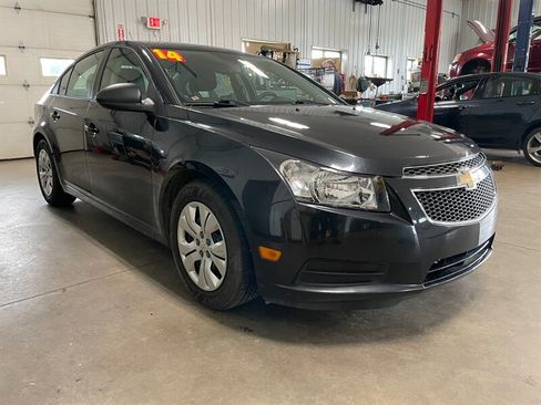 Used 2014 Chevrolet Cruze LS FWD image 5