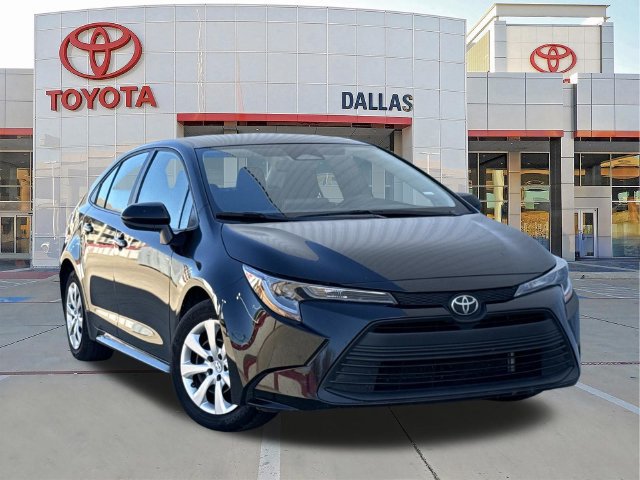 Used 2025 Toyota Corolla LE FWD image 1
