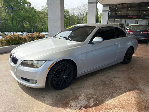 Used 2010 BMW 328i Convertible image 2