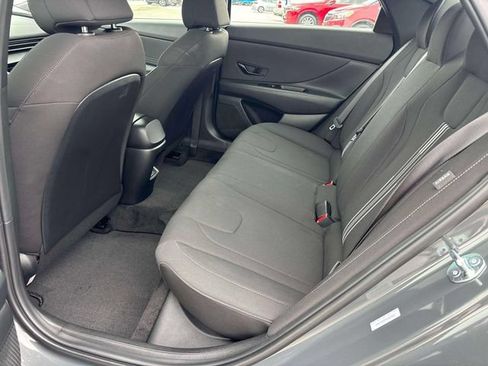 Certified 2025 Hyundai Elantra Sport FWD image 11