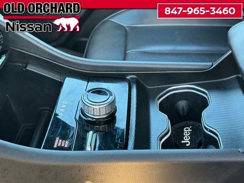 Used 2024 Jeep Grand Cherokee L Limited w/ Black Appearance Package image 10