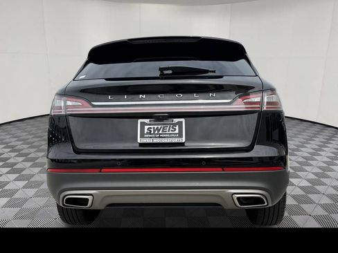 Used 2022 Lincoln Nautilus AWD w/ Premium Package image 7