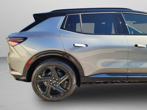 New 2026 Chevrolet Equinox EV RS image 19