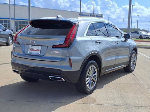 Used 2025 Cadillac XT4 Premium Luxury image 7