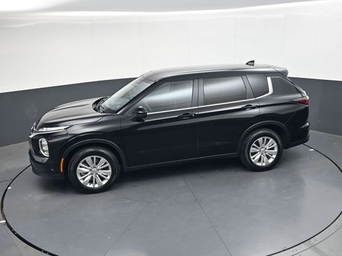 Used 2025 Mitsubishi Outlander ES AWD/4WD image 21