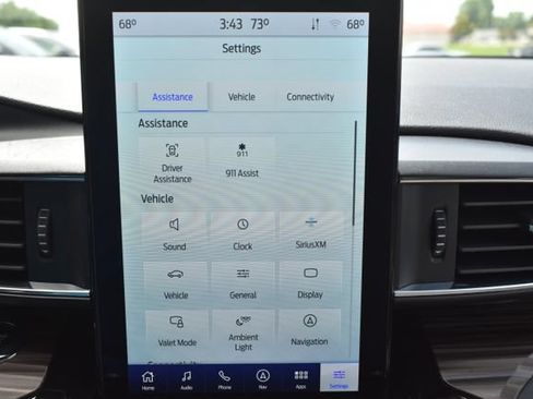 Used 2022 Ford Explorer Limited w/ Limited Technology Package AWD/4WD image 28