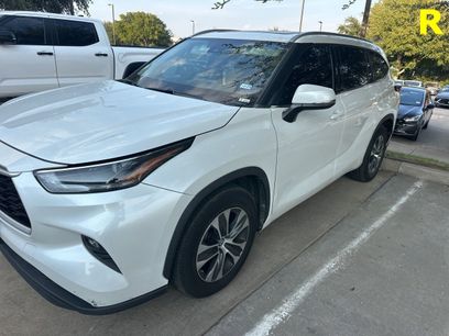Used 2022 Toyota Highlander XLE