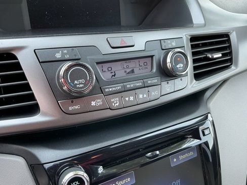 Used 2015 Honda Odyssey EX-L image 27