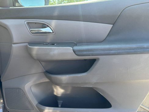 Used 2014 Honda Odyssey EX-L image 38