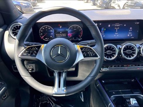 Used 2026 Mercedes-Benz GLA 250 4MATIC image 4