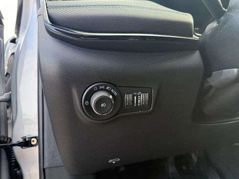 New 2026 Jeep Compass Limited image 25