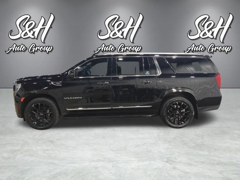 Used 2023 GMC Yukon XL SLT w/ SLT Premium Package AWD/4WD image 12