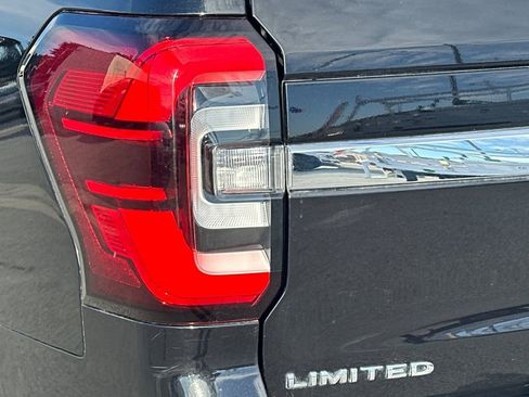 Used 2022 Ford Expedition Max Limited image 28