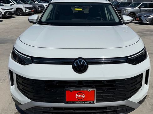 Certified 2025 Volkswagen Tiguan S FWD image 3