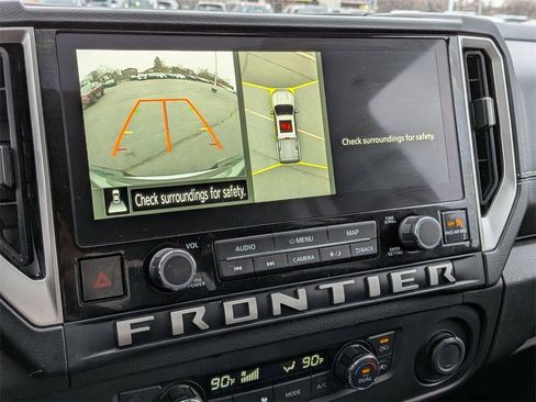 Used 2025 Nissan Frontier SL image 15