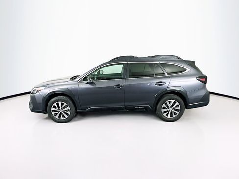Used 2025 Subaru Outback Premium image 4