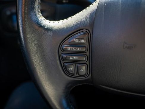 Used 2002 Lincoln Blackwood image 32