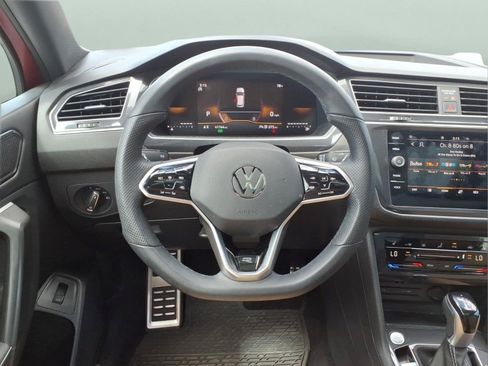 Used 2024 Volkswagen Tiguan SE R-Line FWD image 9