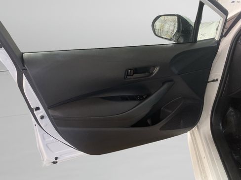 Used 2025 Toyota Corolla LE image 20