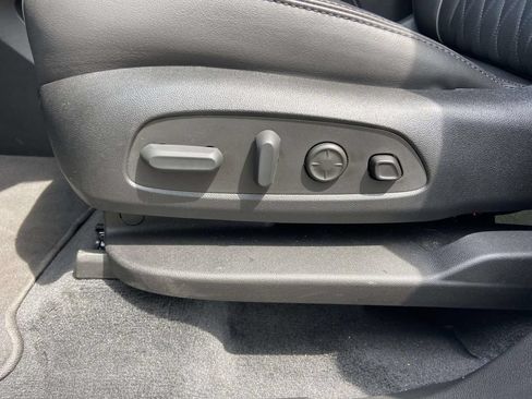 Used 2023 Buick Enclave Avenir w/ Avenir Technology Package FWD image 13