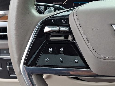 Certified 2025 Cadillac Escalade Sport Platinum w/ LPO, Floor Liner Package AWD/4WD image 24