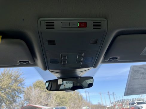 Used 2023 Volkswagen Jetta SE image 24