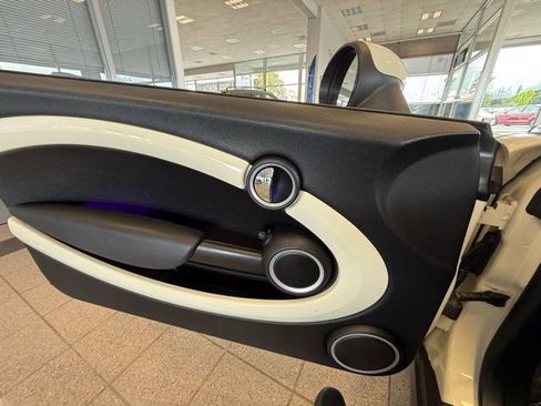 Used 2015 MINI Cooper S image 24