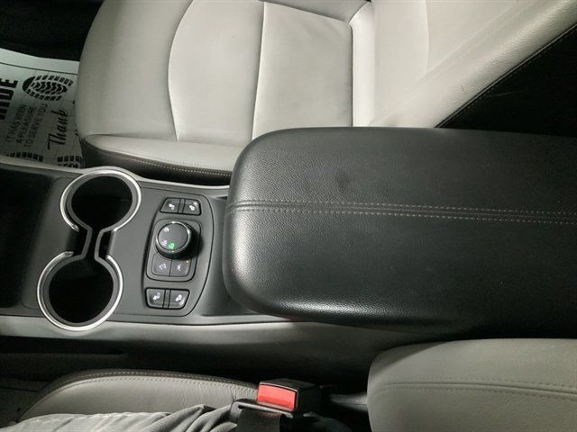 Used 2020 GMC Terrain SLT w/ Preferred Package AWD/4WD image 35