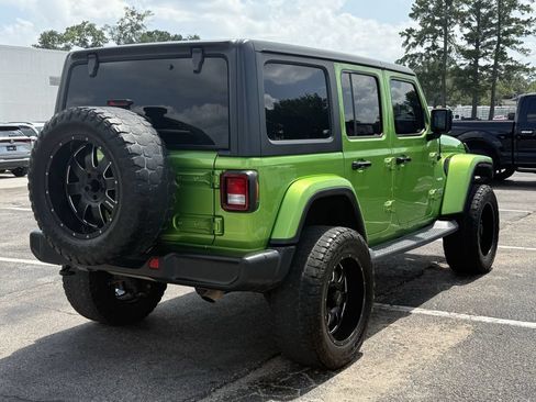 Used 2019 Jeep Wrangler Unlimited Sahara AWD/4WD image 5