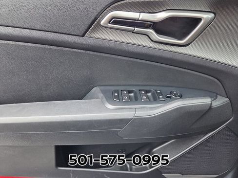 Used 2025 Kia Sportage LX FWD image 33