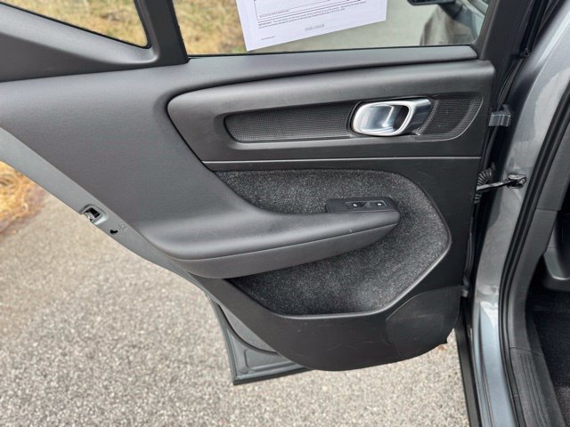 Used 2019 Volvo XC40 T5 Momentum AWD/4WD image 11