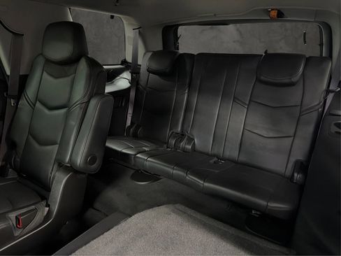 Used 2015 Cadillac Escalade Premium image 33