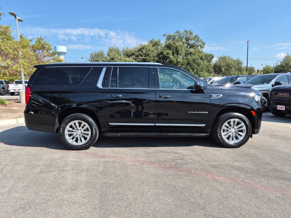 Used 2023 GMC Yukon XL SLT w/ Max Trailering Package AWD/4WD image 11