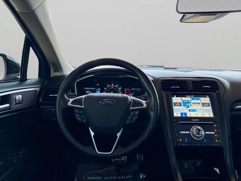 Used 2017 Ford Fusion Titanium FWD image 28