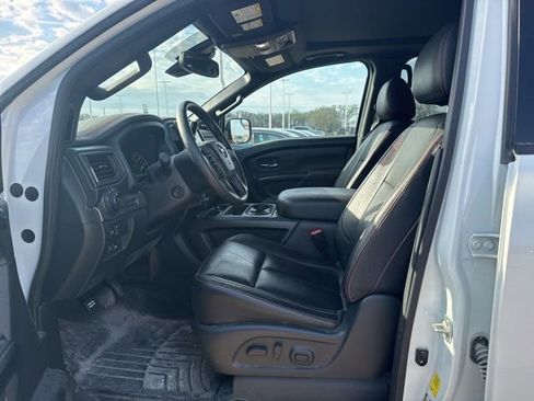 Used 2021 Nissan Titan PRO-4X w/ Pro-4x Convenience Package image 10