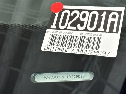 Used 2017 Audi Q7 3.0T Premium image 31