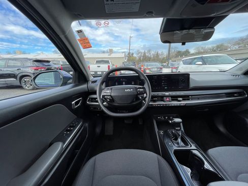 Used 2025 Kia K4 LXS image 33