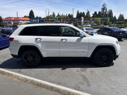 Used 2016 Jeep Grand Cherokee Limited AWD/4WD image 10