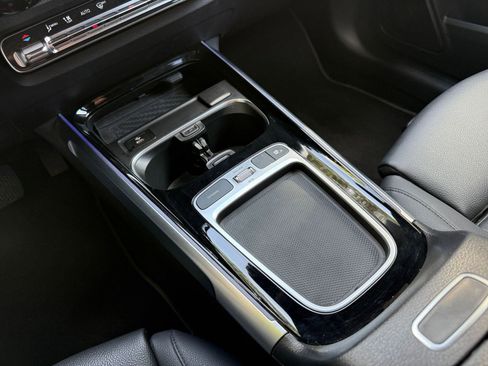 Used 2025 Mercedes-Benz GLB 250 4MATIC image 43