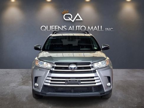 Used 2018 Toyota Highlander XLE w/ Protection Package #3 AWD/4WD image 2