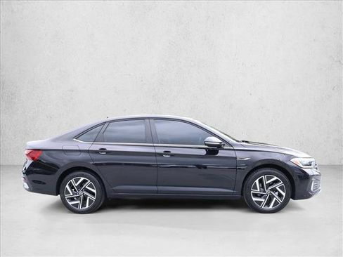Used 2022 Volkswagen Jetta SEL FWD image 4