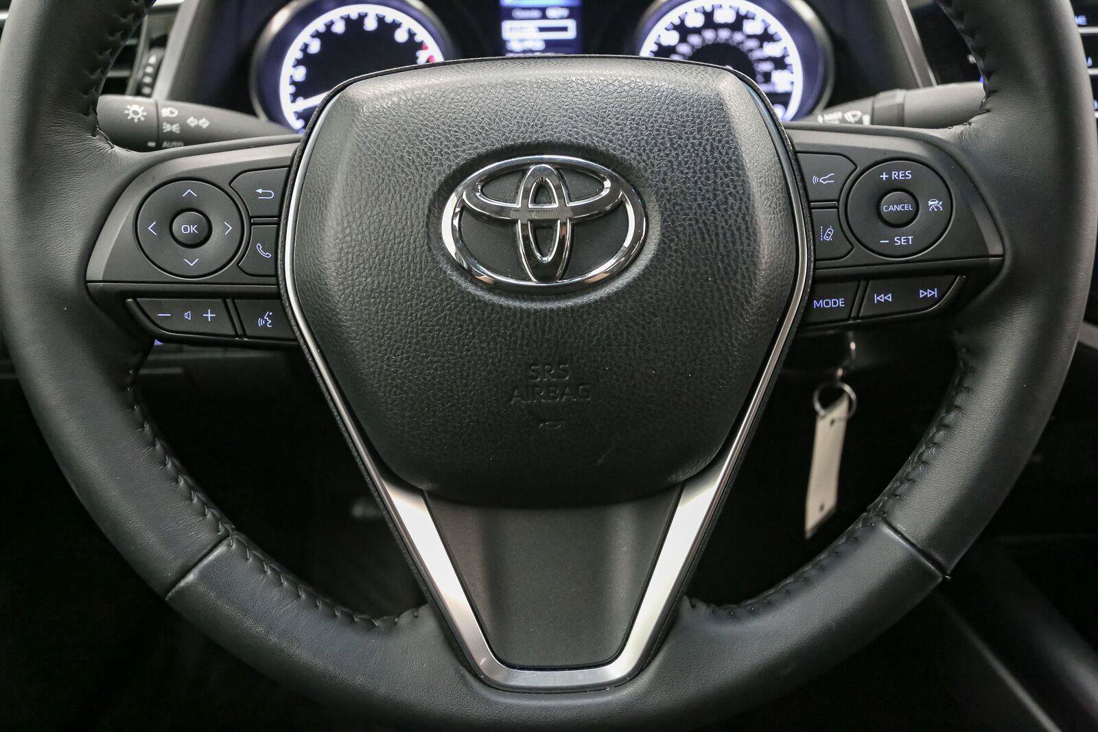 Used 2018 Toyota Camry SE FWD image 27