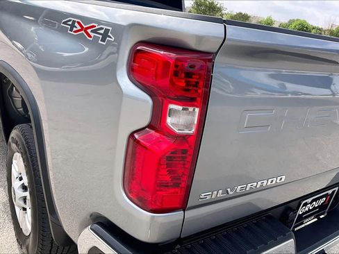 Used 2025 Chevrolet Silverado 2500 LT w/ Convenience Package image 28