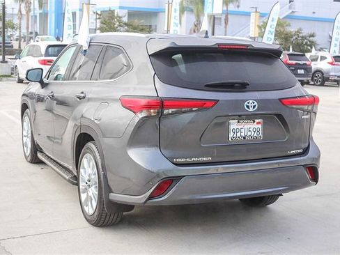Used 2023 Toyota Highlander Limited image 7