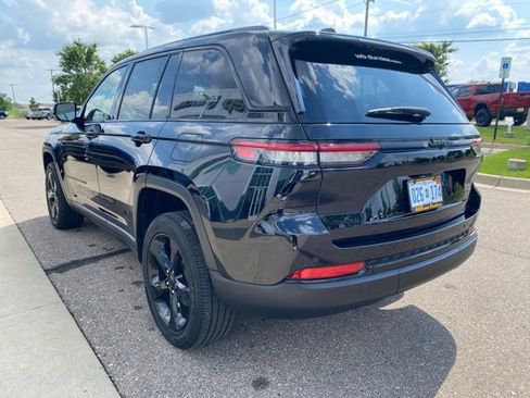 Certified 2023 Jeep Grand Cherokee Altitude AWD/4WD image 7