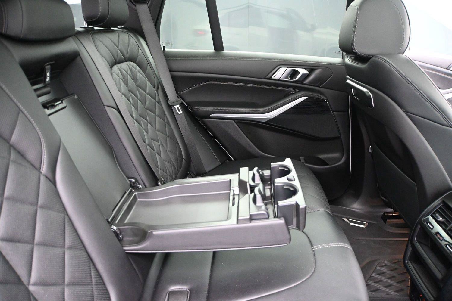 Used 2024 BMW X5 xDrive40i w/ M Sport Package AWD/4WD image 29